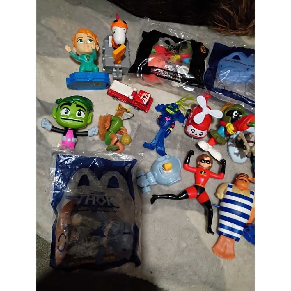 Bundle of McDonald's and misc toys-bb